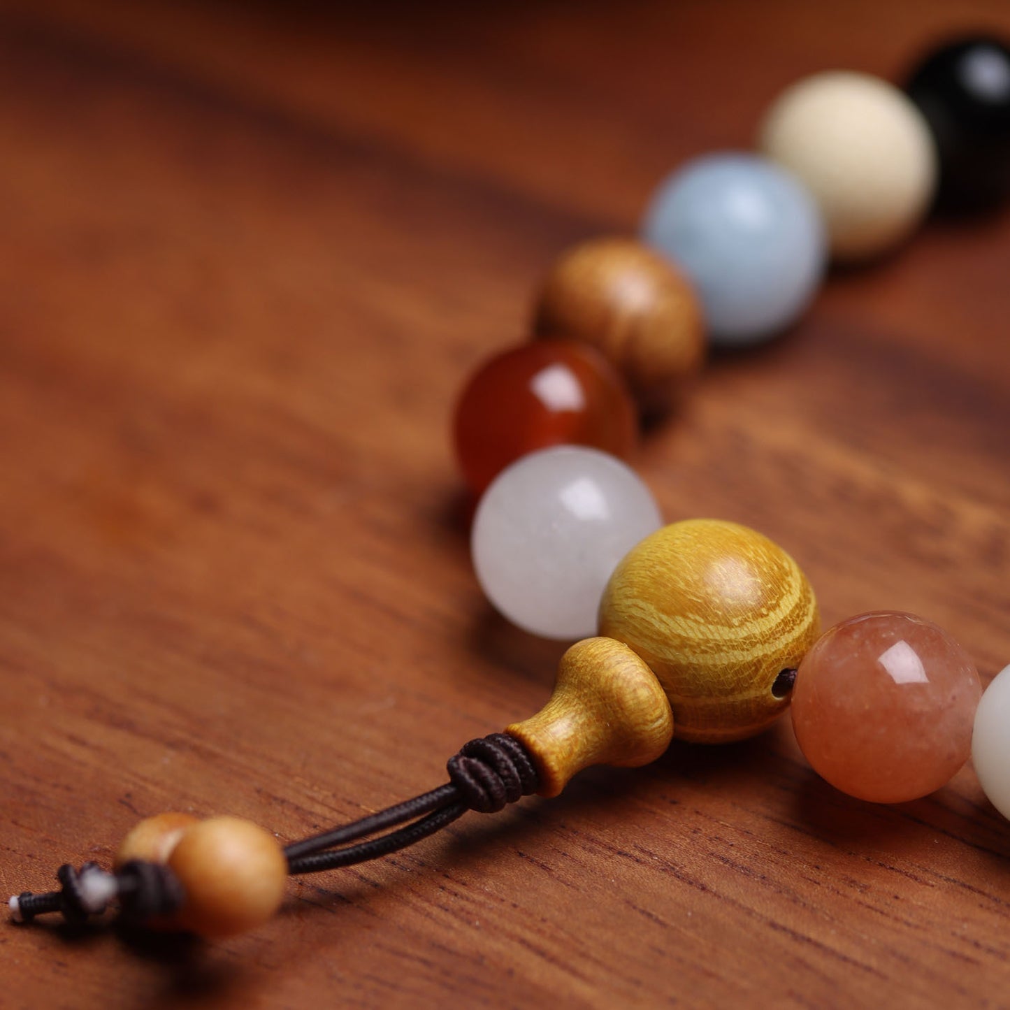 Eighteen-seed bracelet
